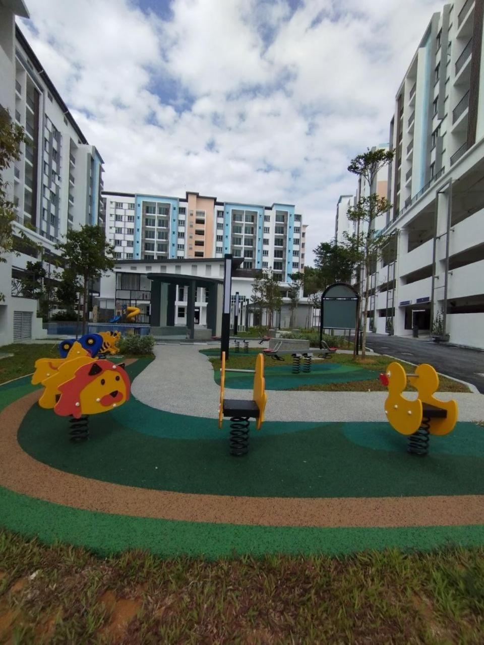 Pangsapuri 5-6 Pax Luxury - Ocean Theme Seremban